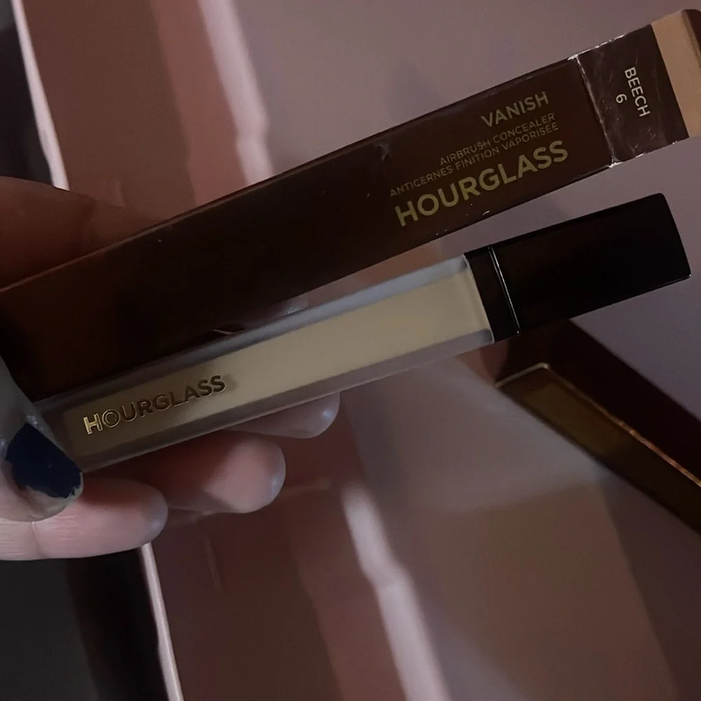 Hourglass Vanish Airbrush Concealer